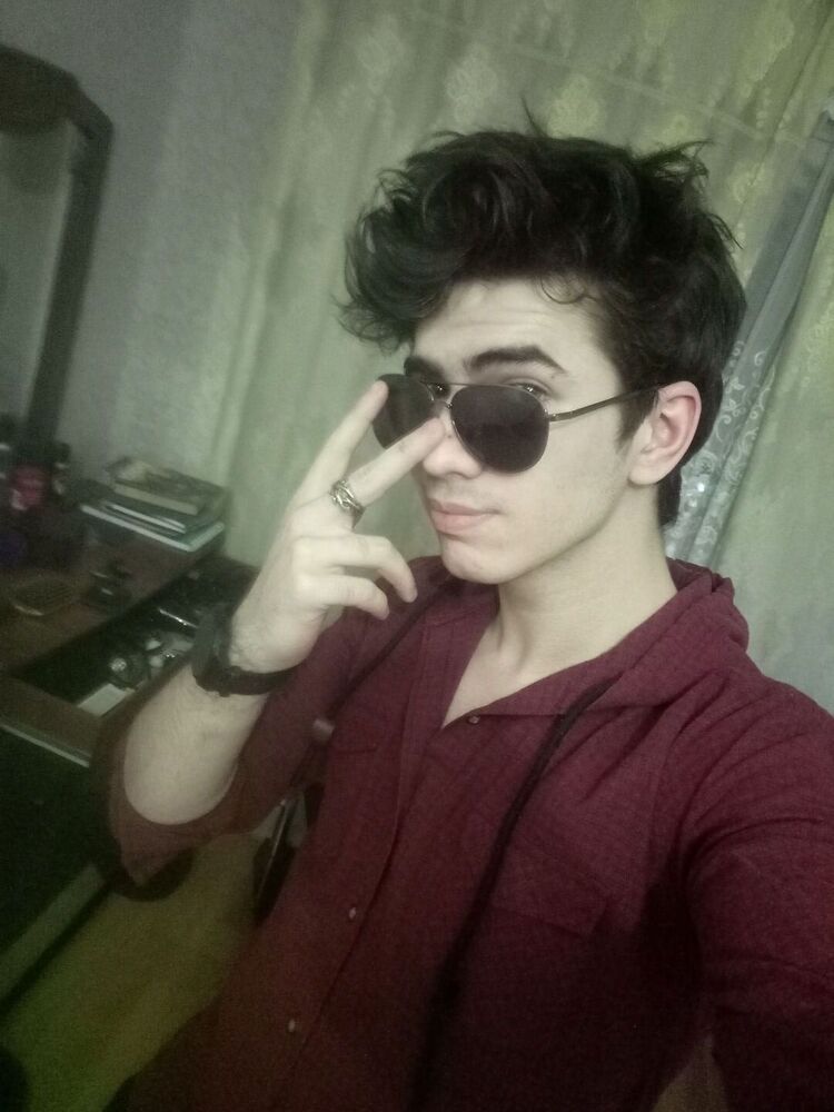  ,   Zack, 19 ,   ,   