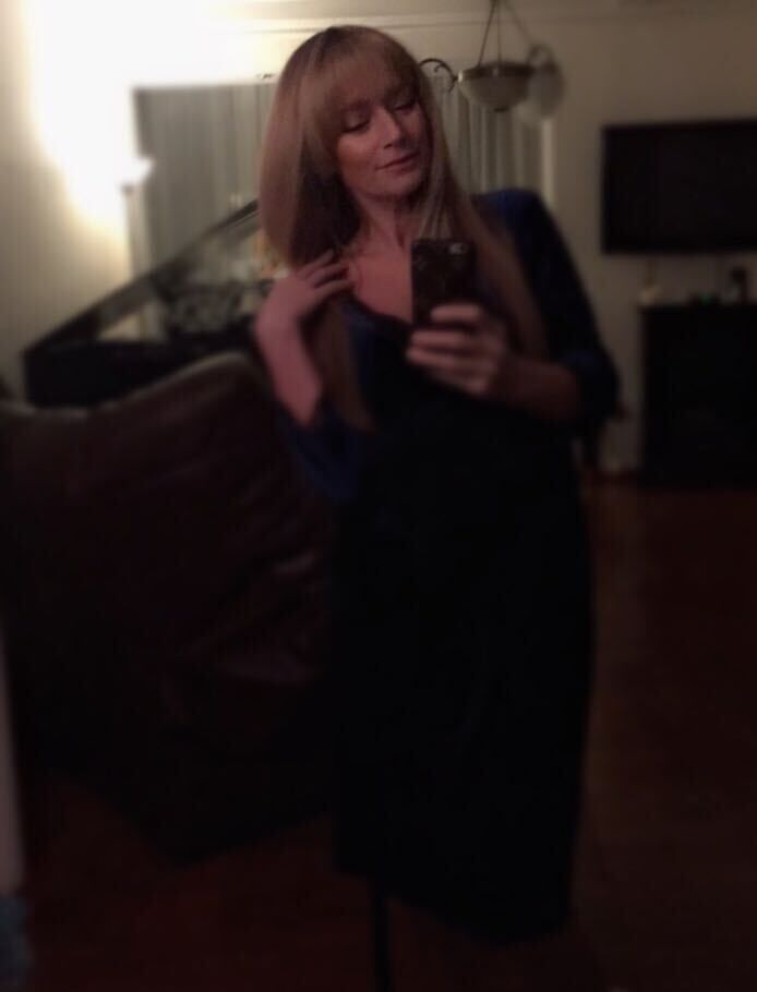  ,   Nelli, 47 ,   c 