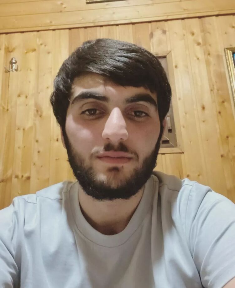  37487298  Haykaram, 29 ,    