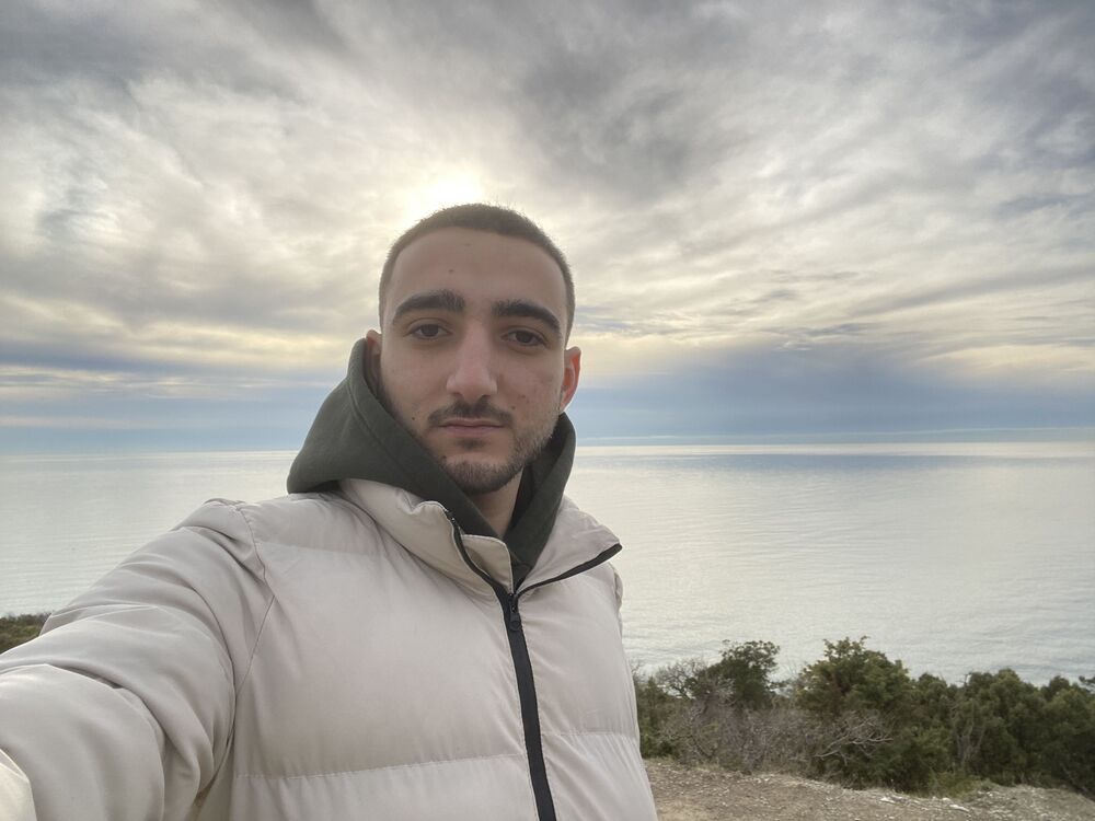  50017208  David, 20 ,    