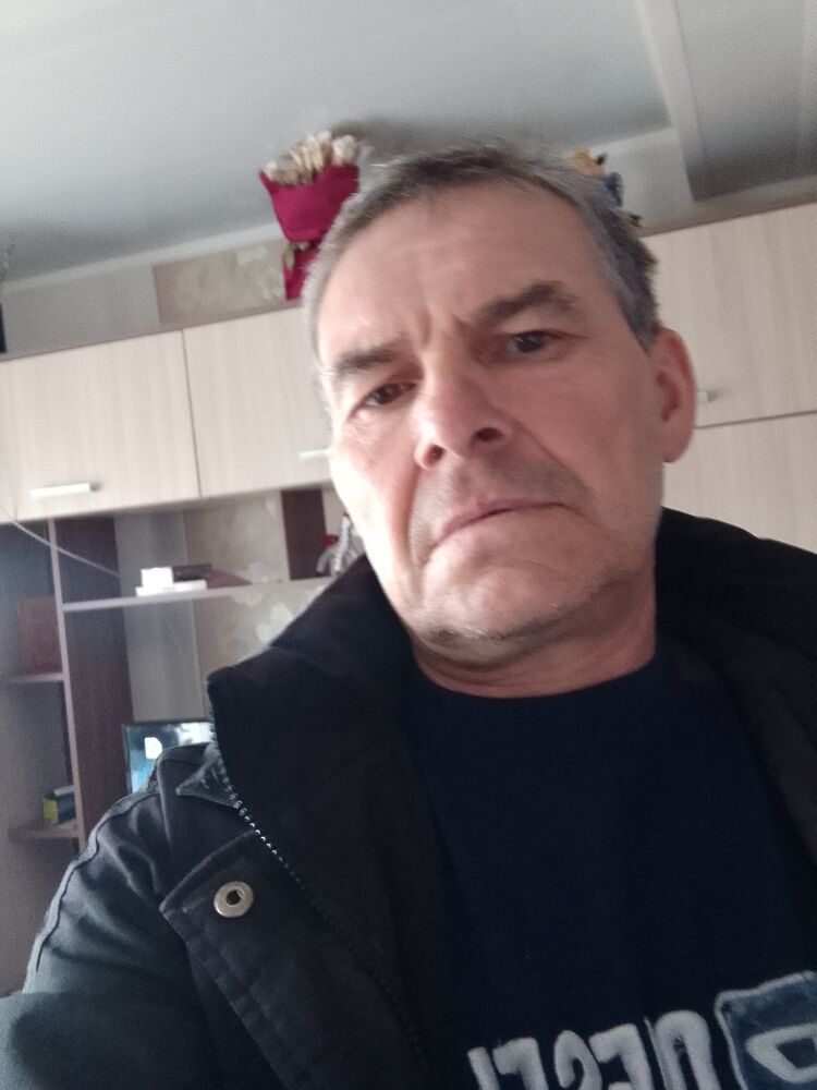  43031748  Alexander, 54 ,    