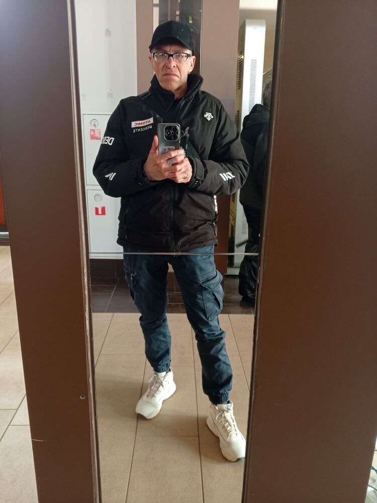  43547728  , 57 ,    