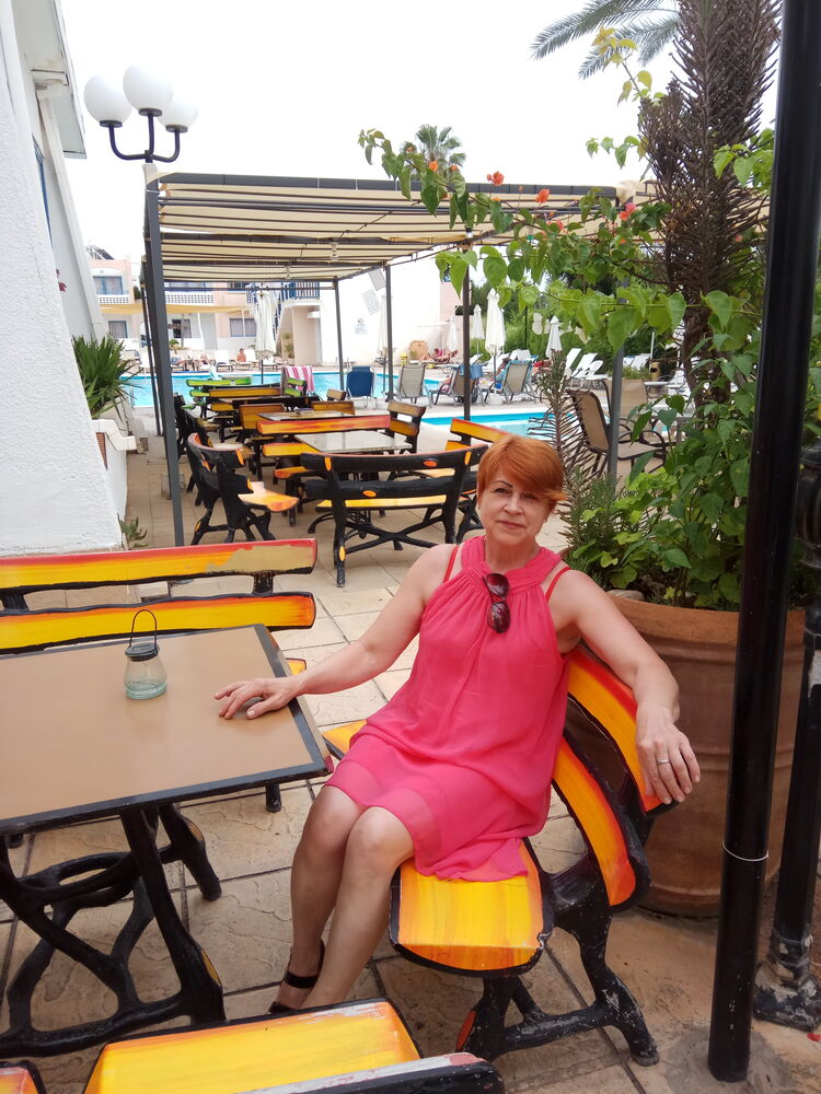  24835198  Natalia, 68 ,    