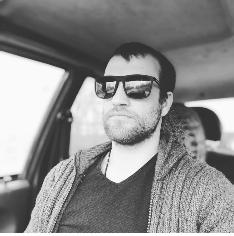  27050968  Gusein, 35 ,    