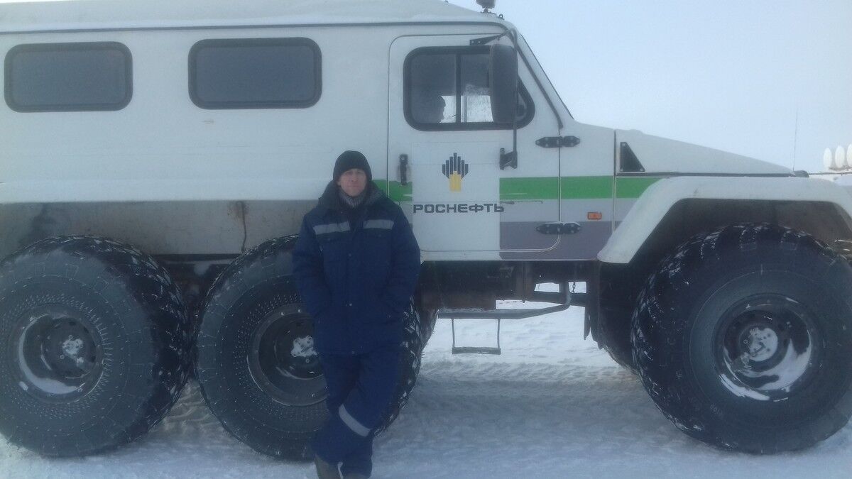  12001838  Aleksandr, 56 ,    