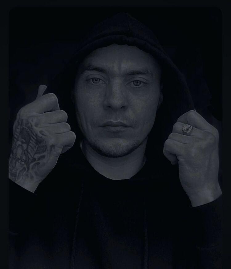  41332358  , 33 ,    