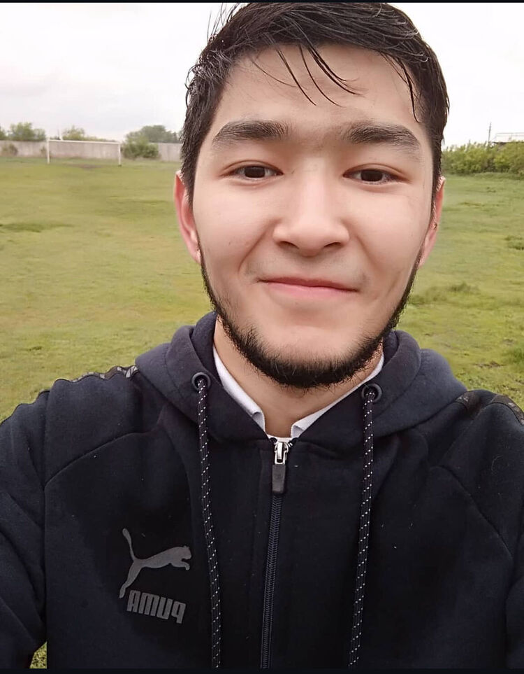  52995468  Ilyas, 26 ,    