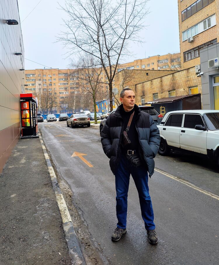  51358159  Alexandr, 49 ,    