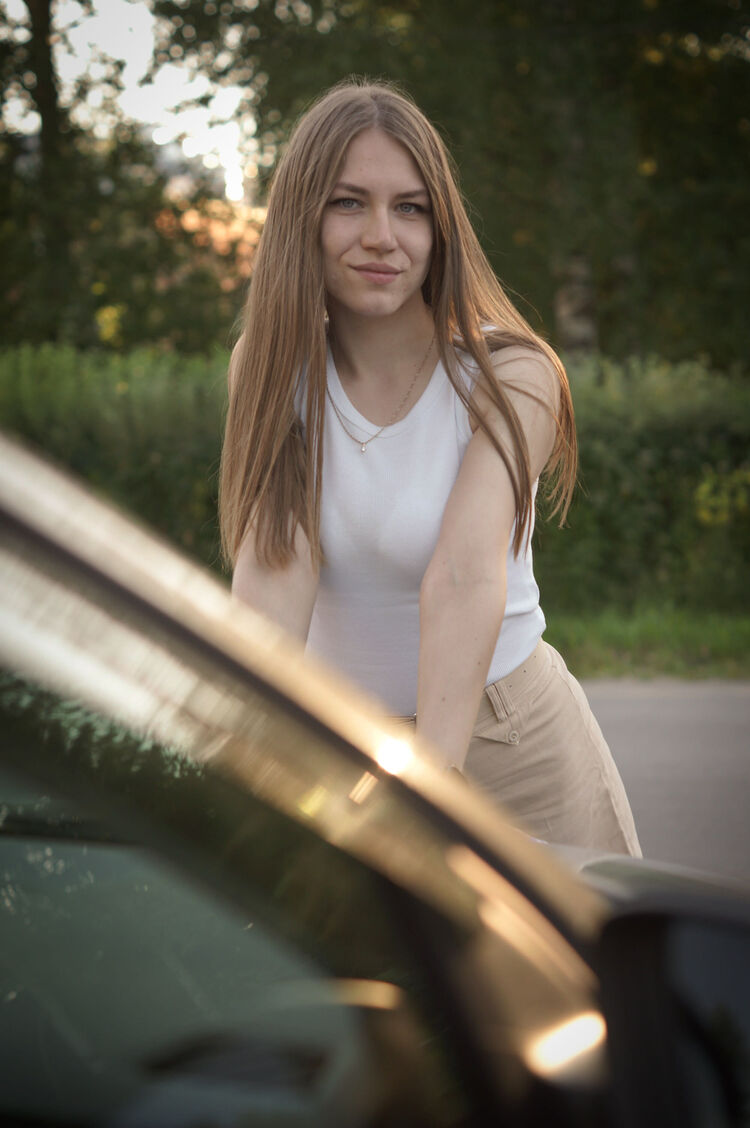  54042258  Yuliana, 29 ,    