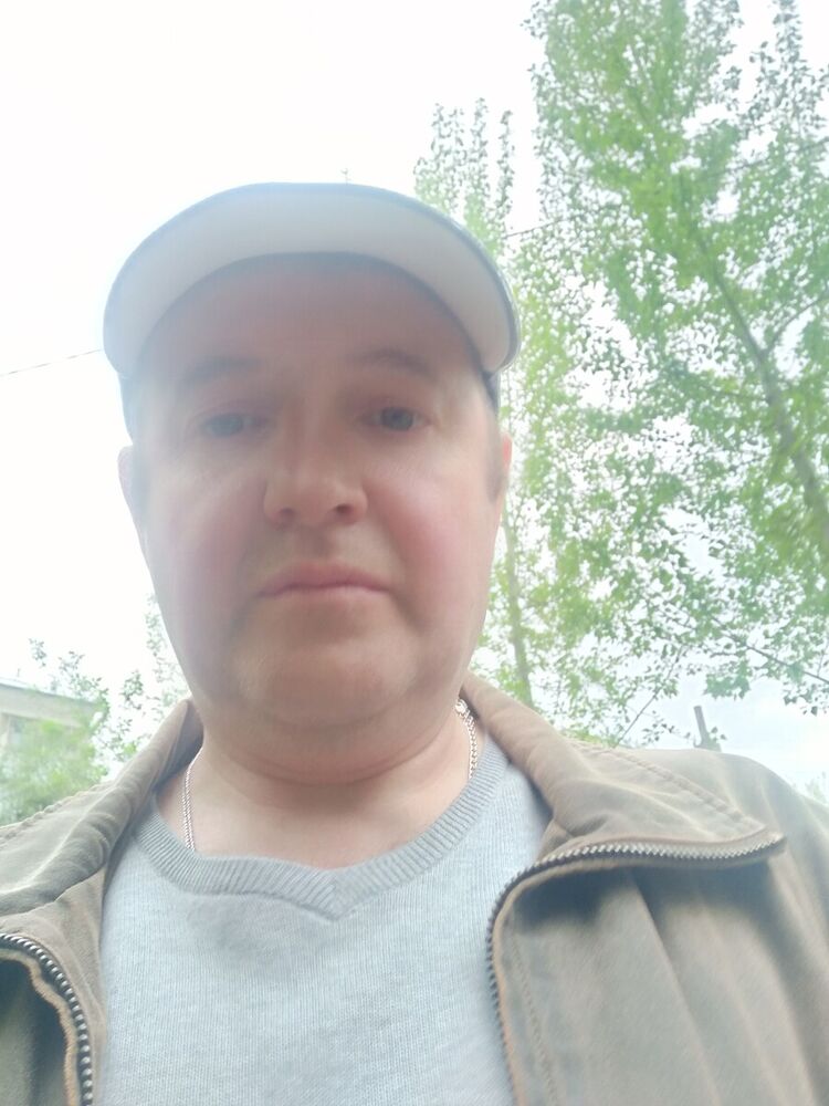  21056828  Oleg, 54 ,    