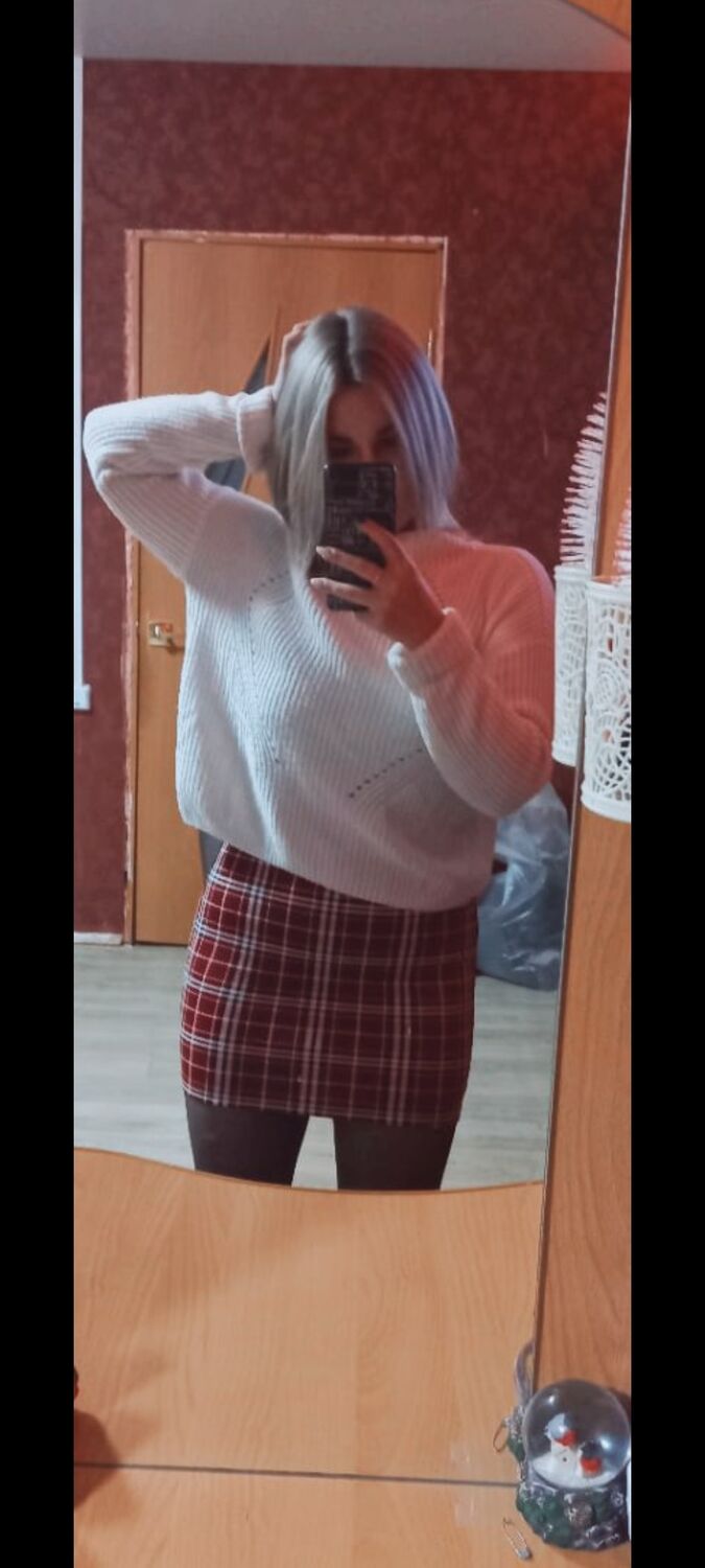  31611638  Anya, 24 ,     