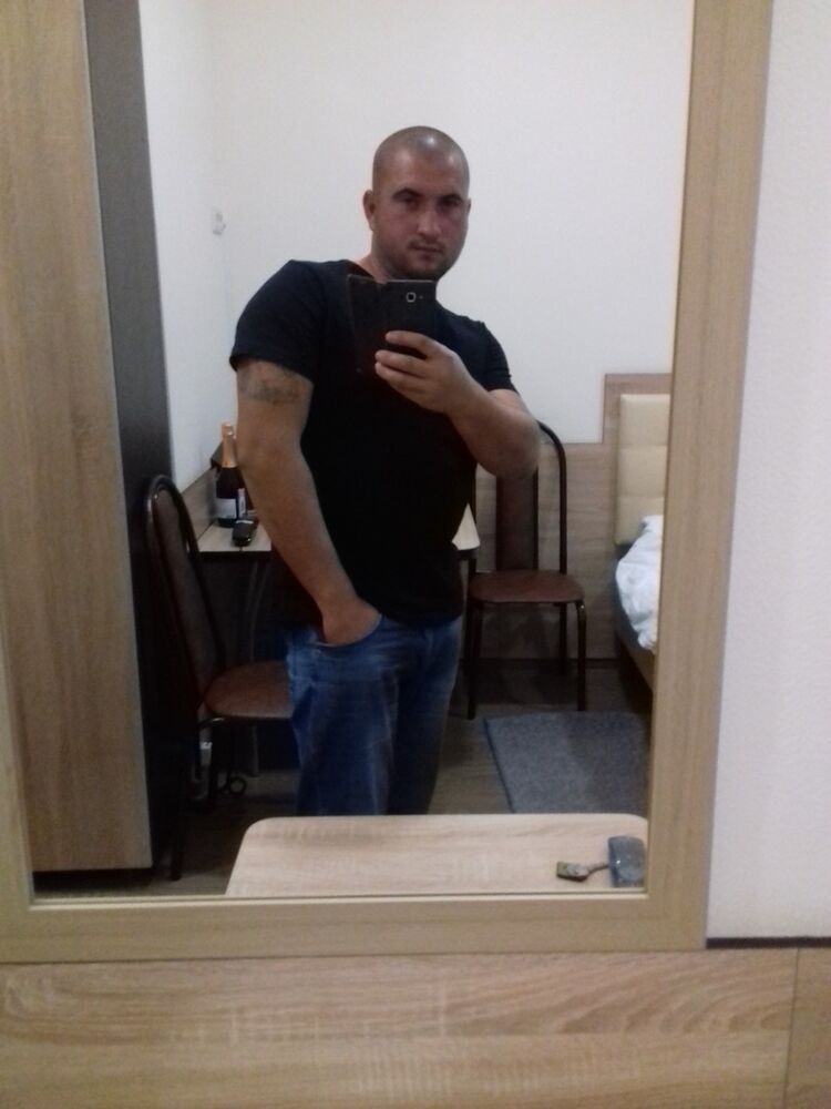  13903738  , 37 ,    