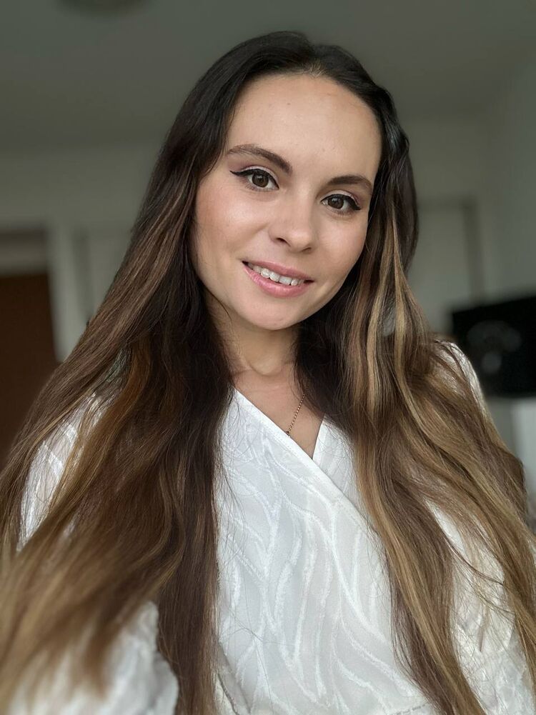  45358438  Anna, 30 ,    
