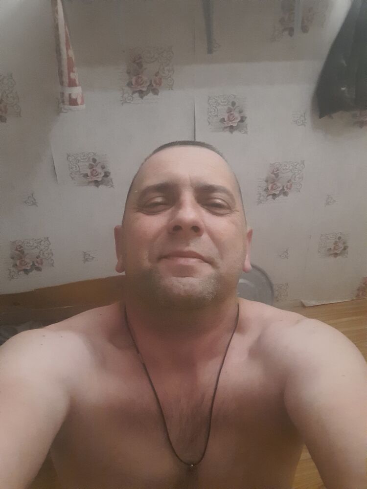  49165698  Miha, 48 ,    