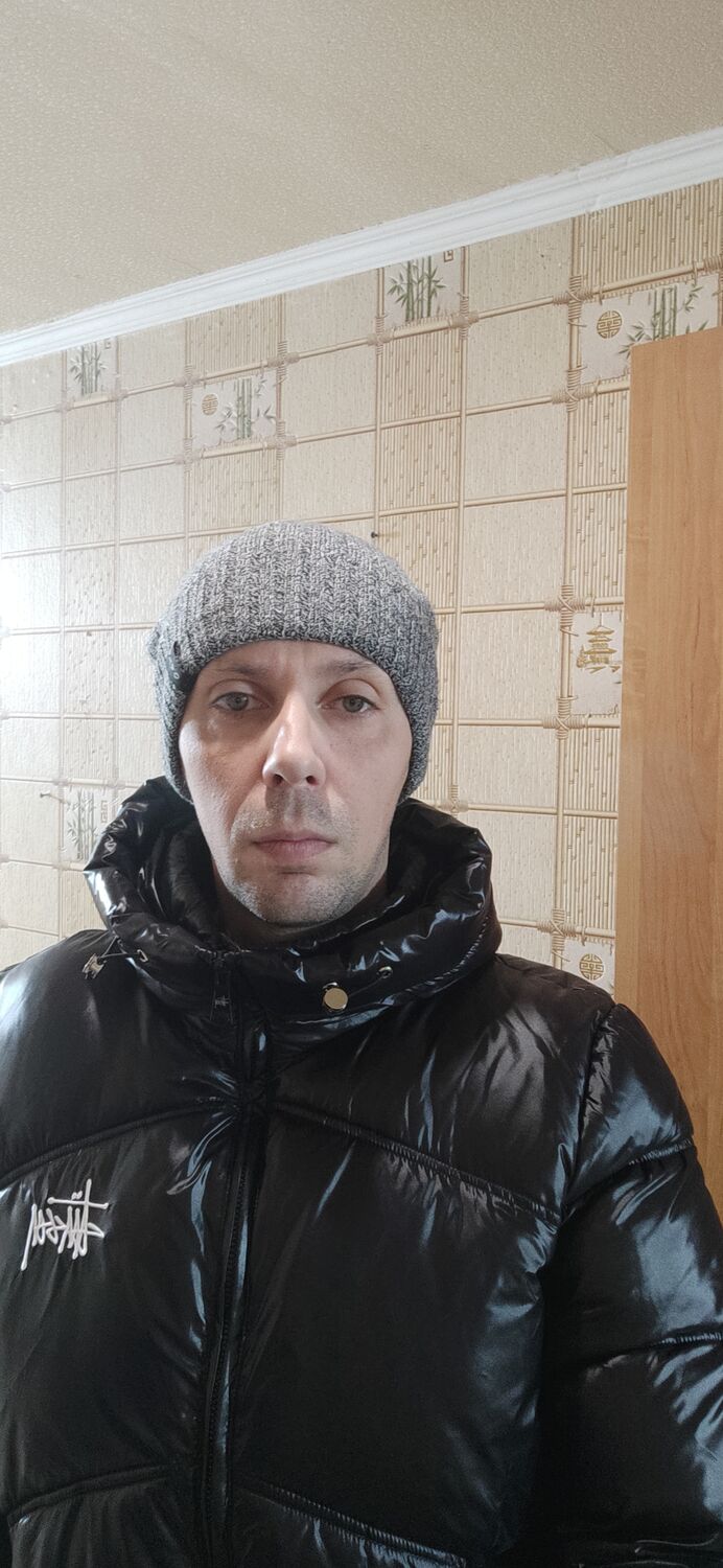  ,   Ruslan, 37 ,   ,   , c 