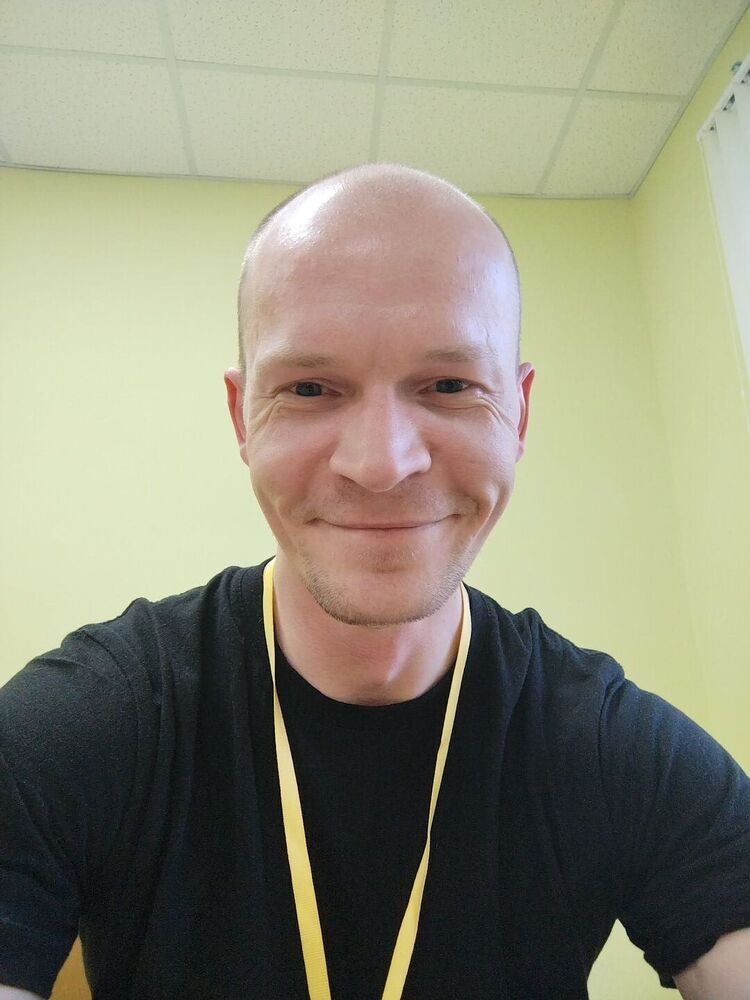  -,   Denis, 37 ,   ,   , c 