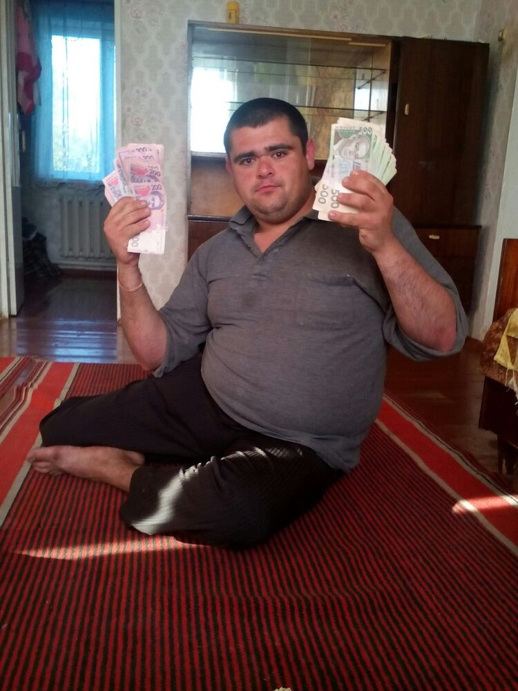  8105128  Qowun, 33 ,    