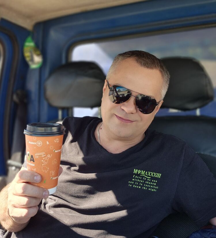  ,   Vadim, 48 ,   ,   