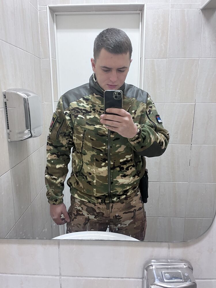  40900678  , 24 ,    
