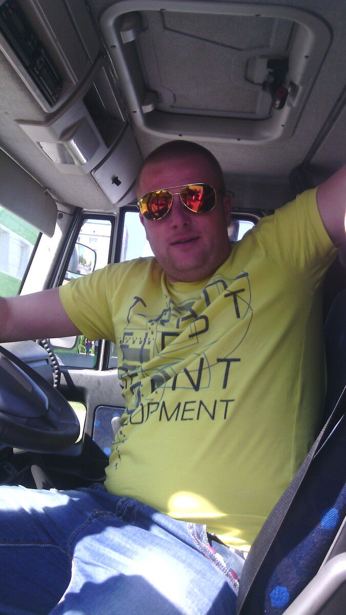 ,   Valek, 37 ,   ,   , c 