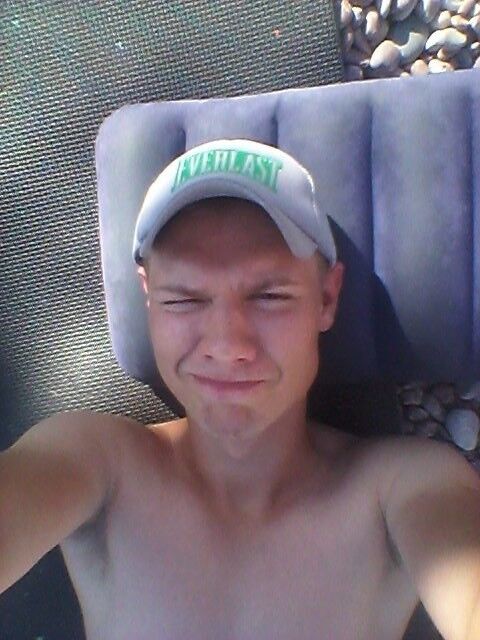  10781598  adman, 32 ,    