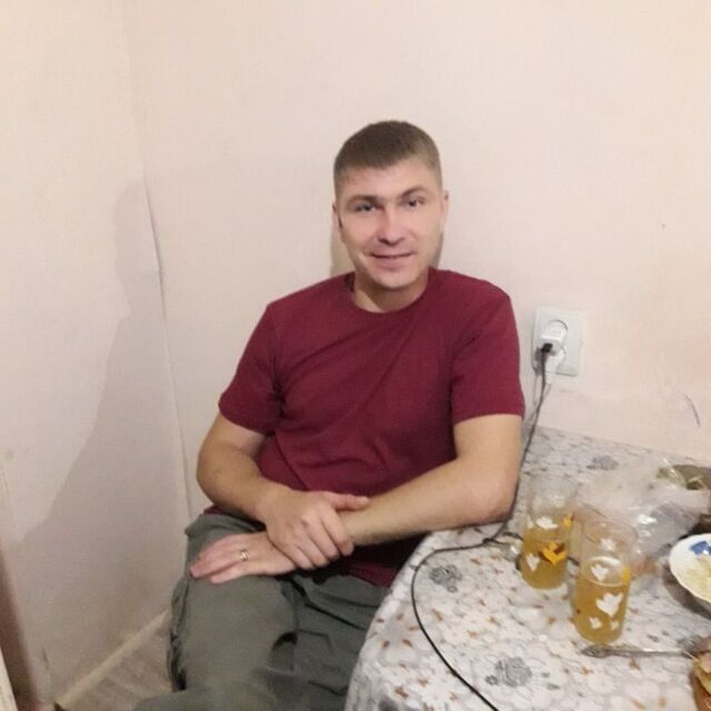  38818668  Dmitry, 42 ,    