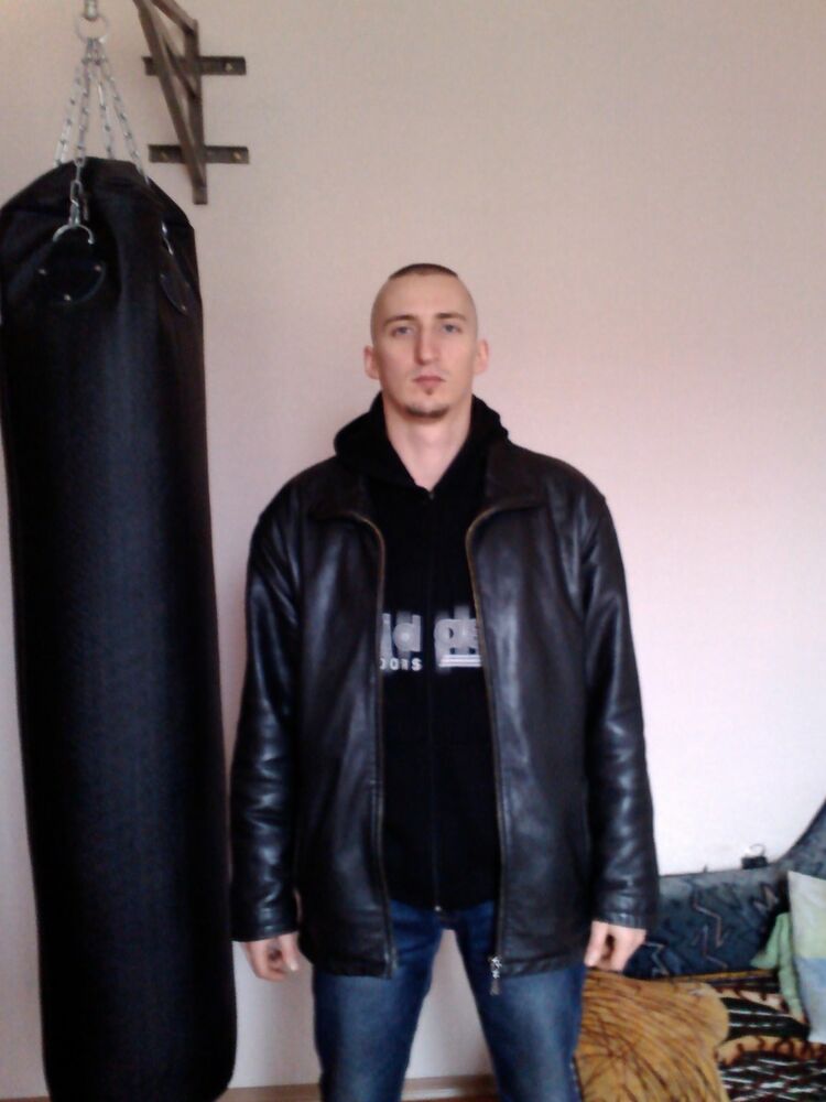  8817898  Gresey, 35 ,     