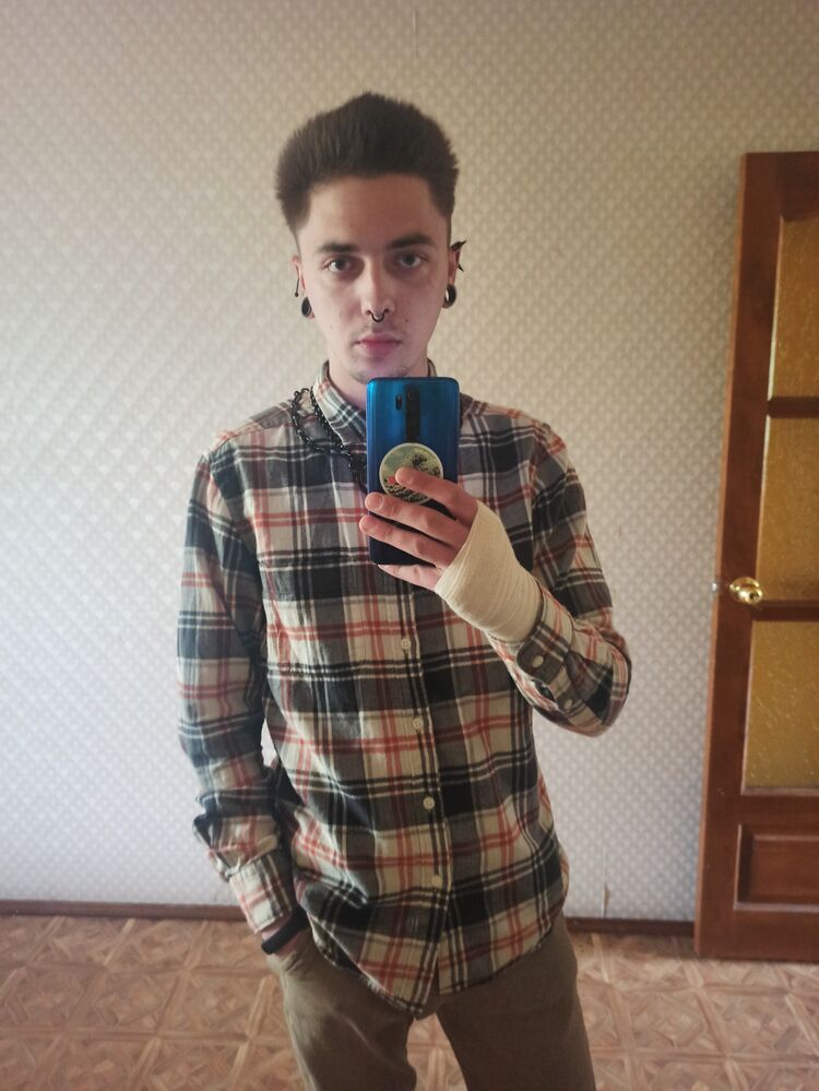  52895828  , 25 ,    
