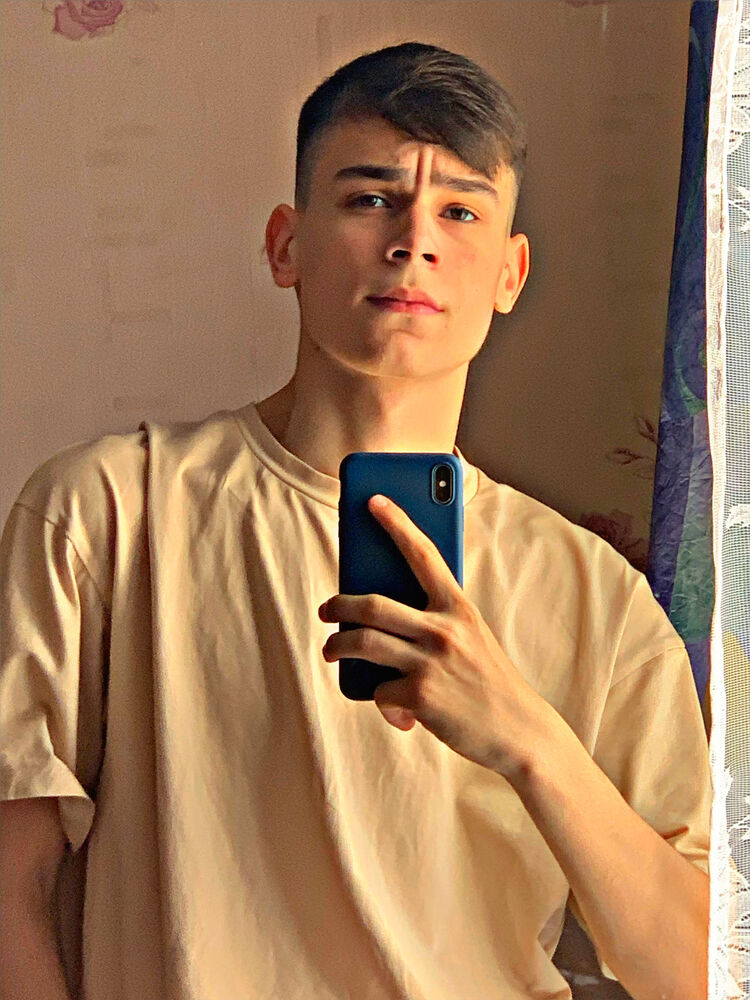  36771358  Max, 21 ,    -