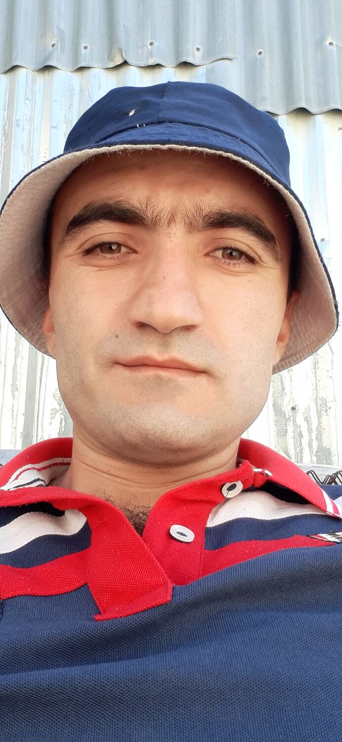  30551358  Andranik, 33 ,    