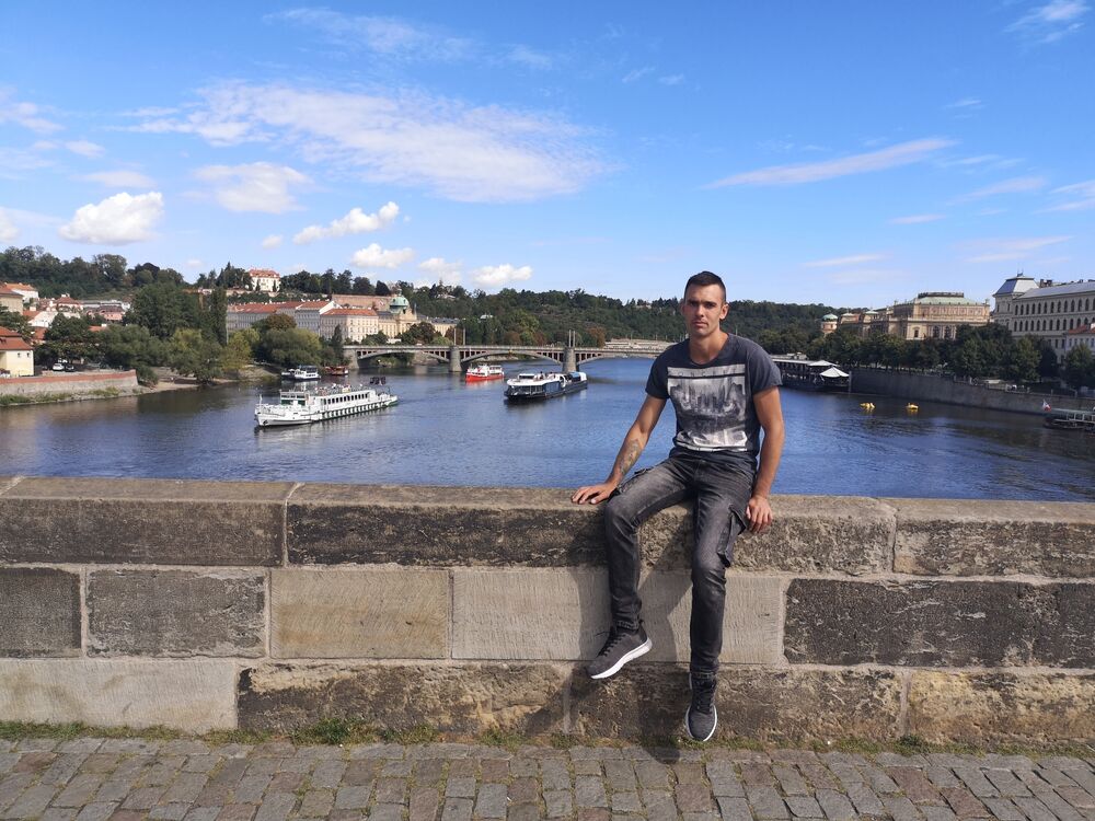  31489478  Vladimir, 34 ,    