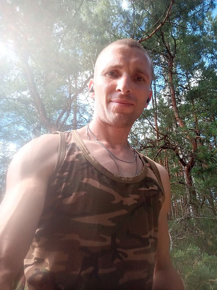  ,   Toni, 33 ,   ,   , c 