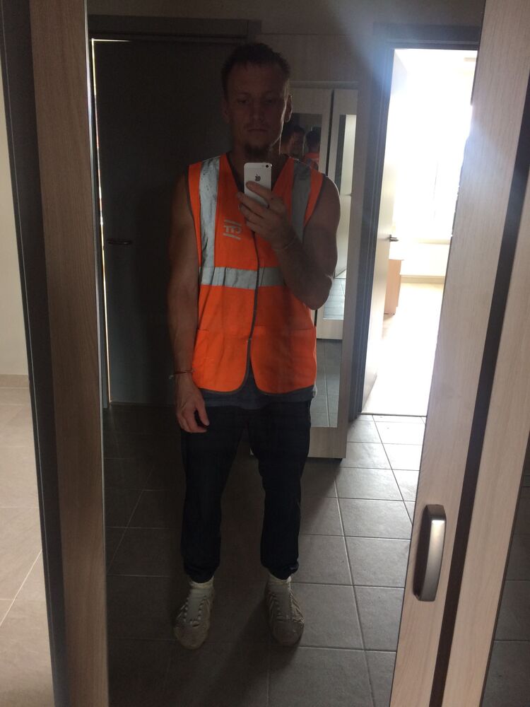  48484438  , 33 ,    