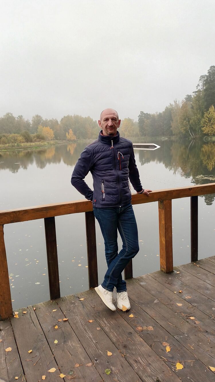 29884778  Dima, 49 ,    