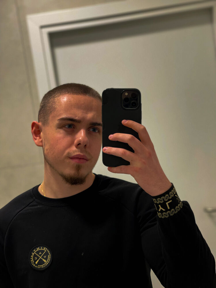  32889258  , 23 ,    