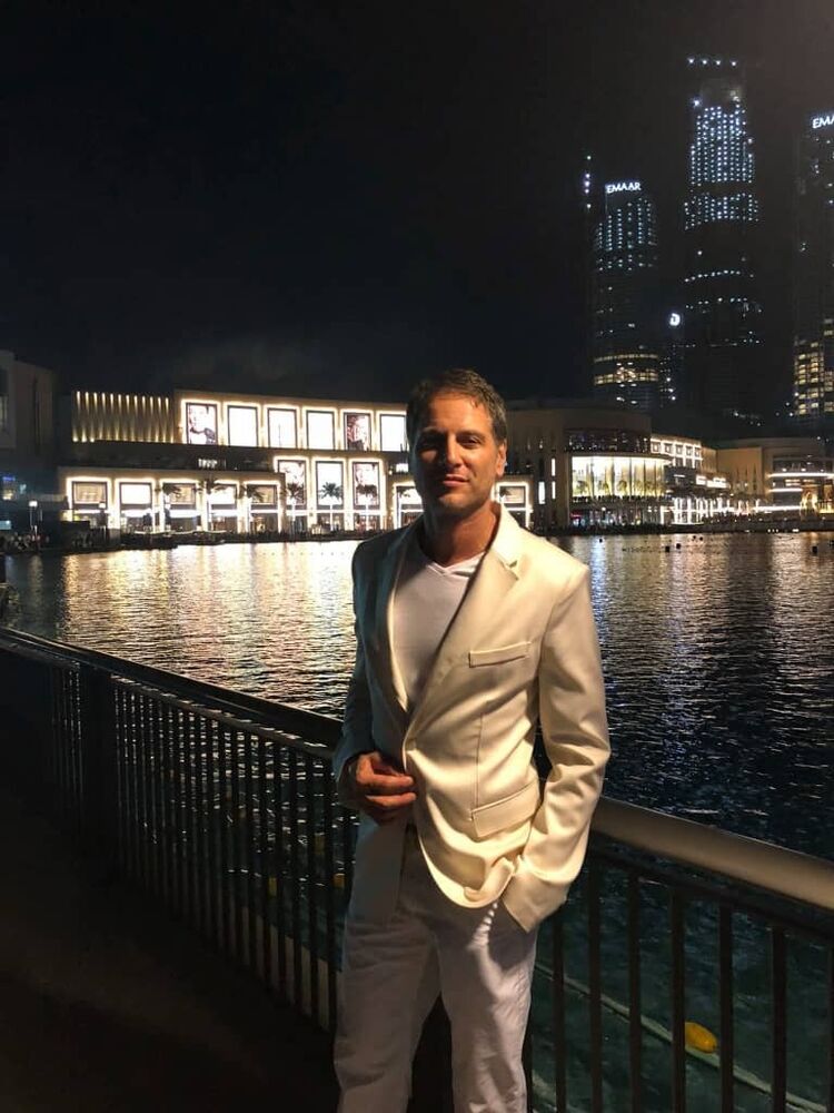  54352738  Kevin, 57 ,    