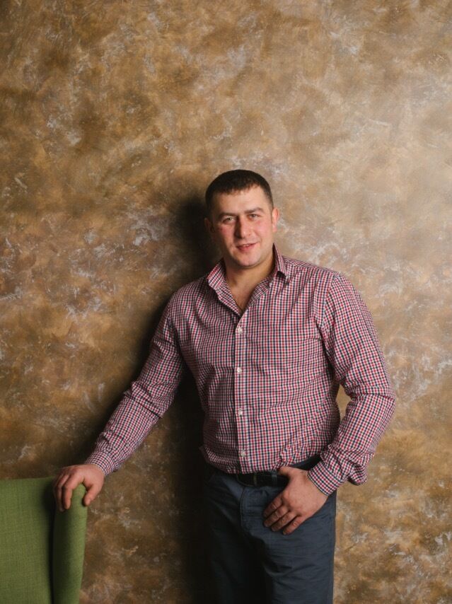  33274028  Tom, 41 ,    