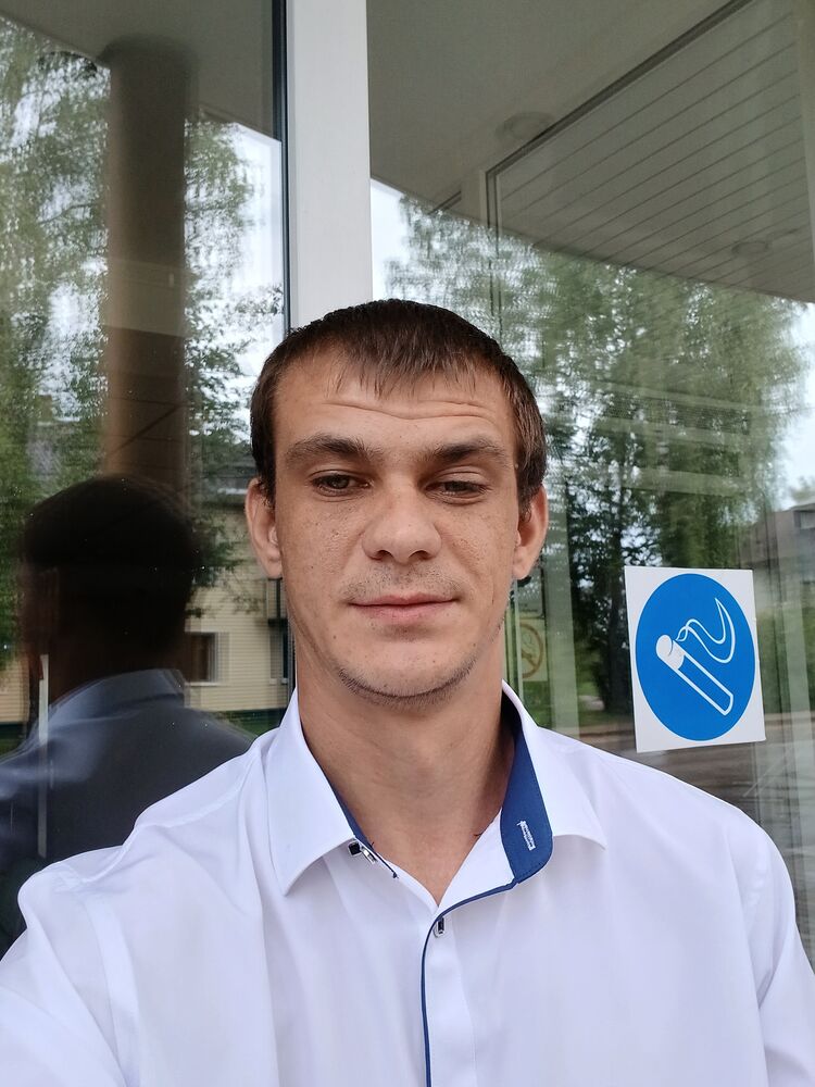  53052958  Andrei, 29 ,    