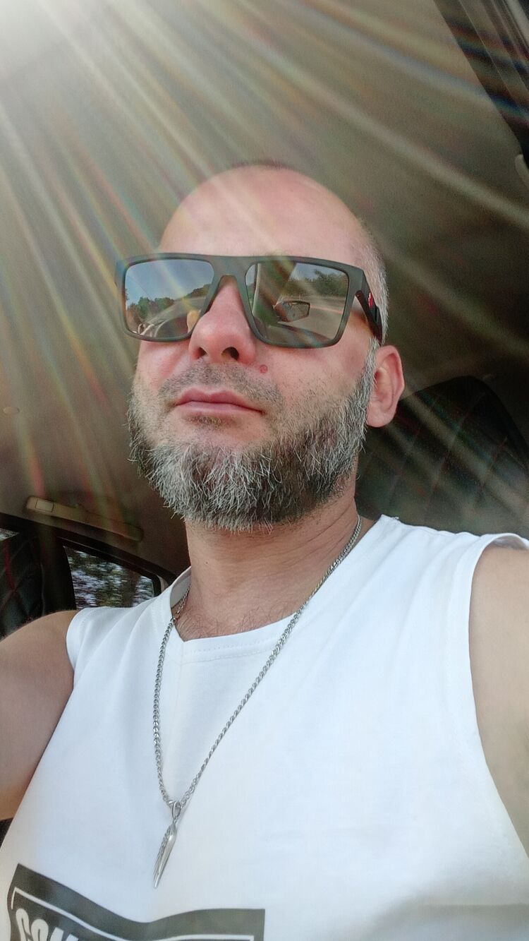  44576318  , 37 ,    