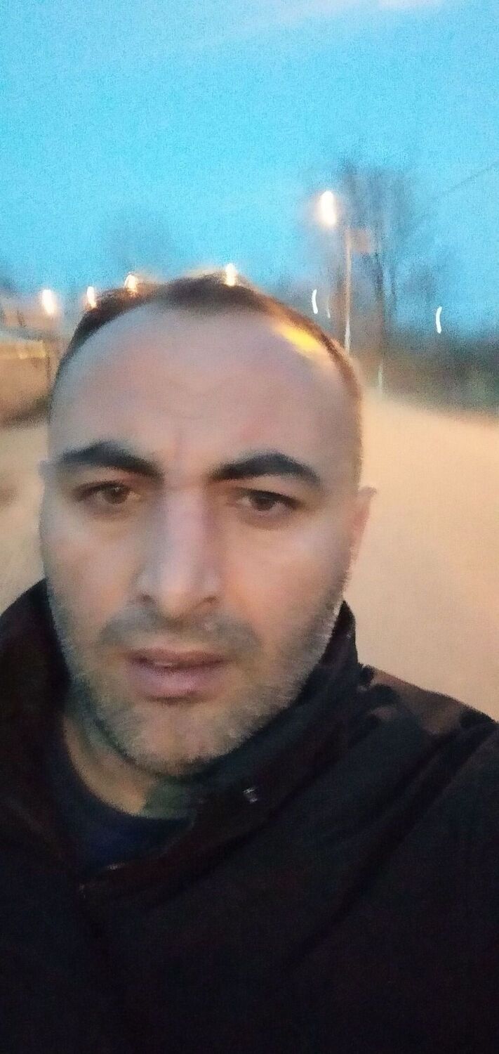  22854758  Rauf, 39 ,    