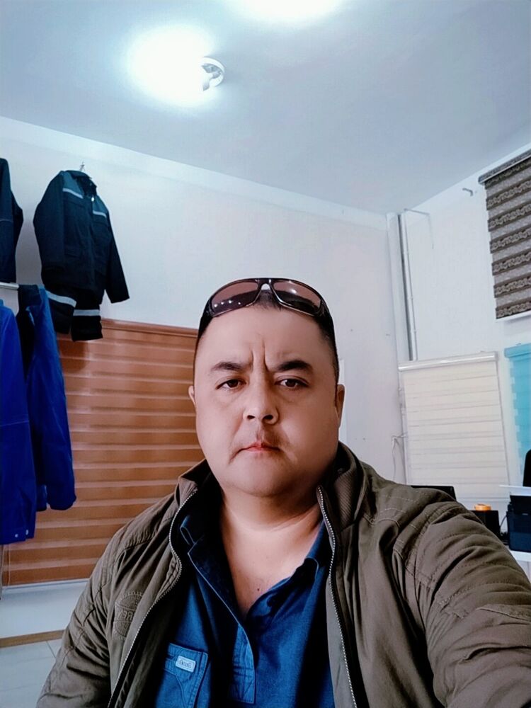  18897578  Nurik, 42 ,    