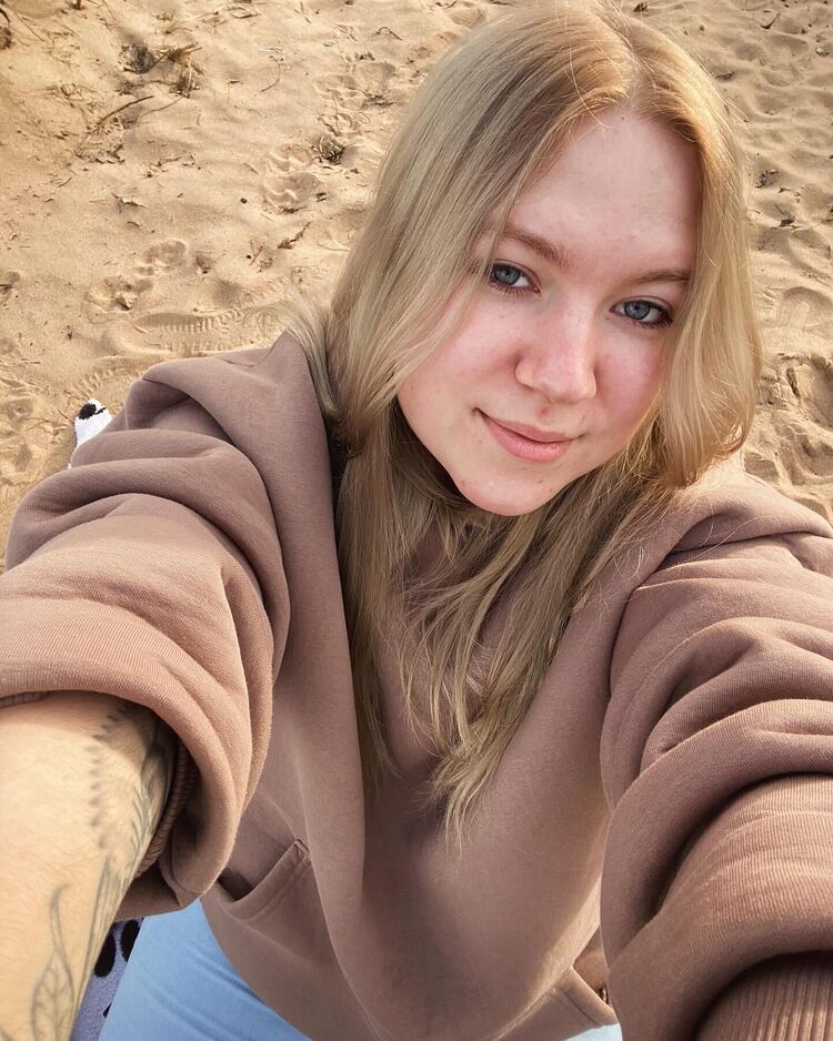  45221238  , 25 ,    -