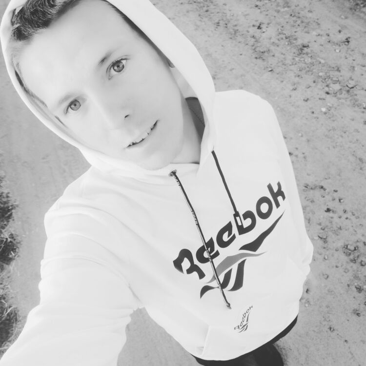  29786958  Igor, 29 ,    