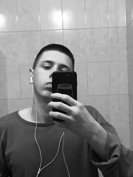  47971908  Roman, 22 ,    
