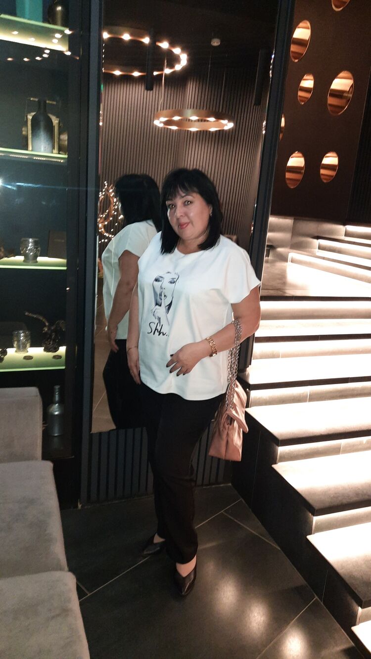  49419448  Albina, 51 ,    