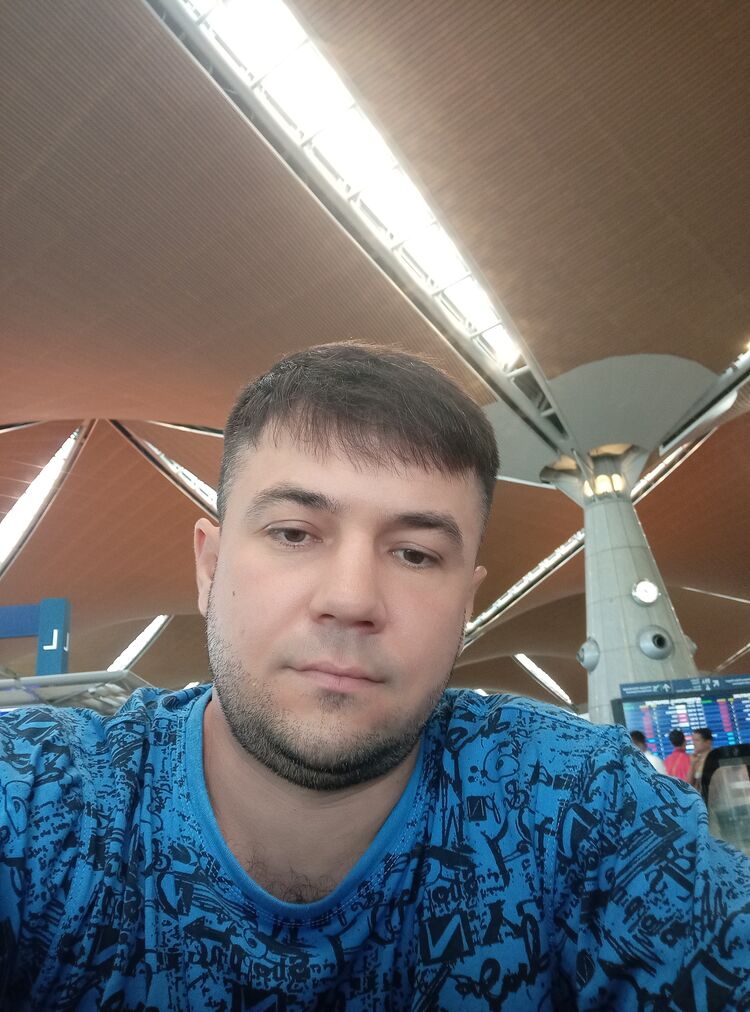  53827958  Maks, 38 ,    -