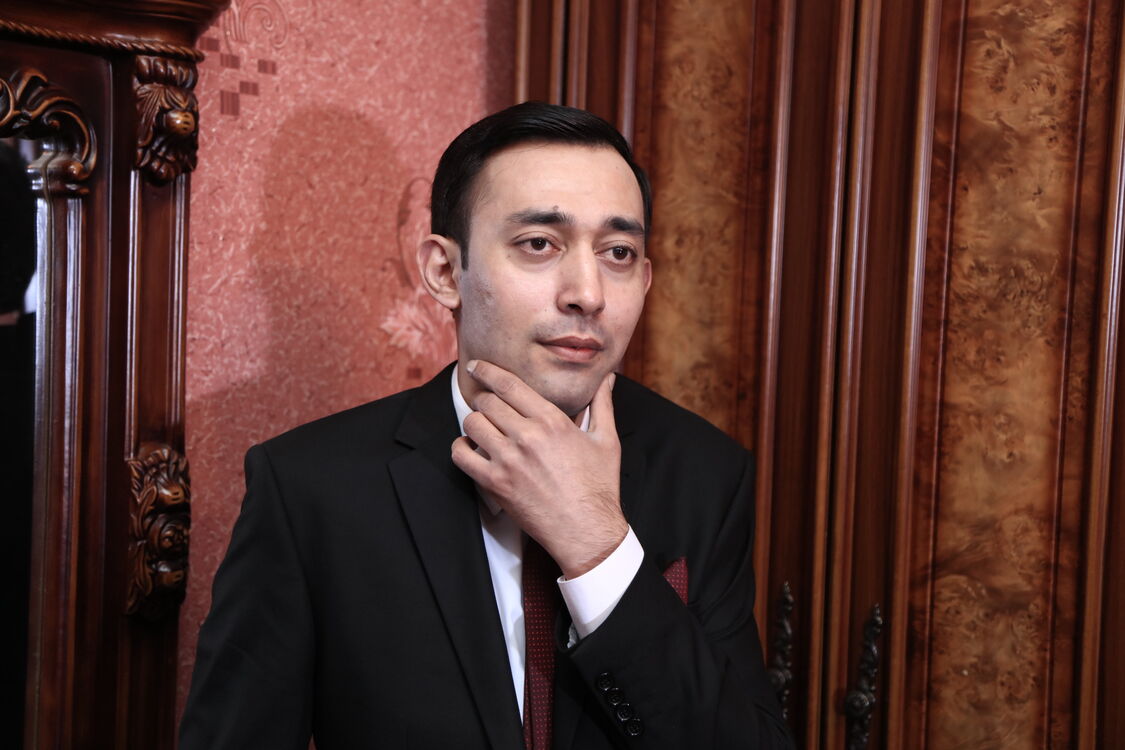  23724668  , 39 ,    -