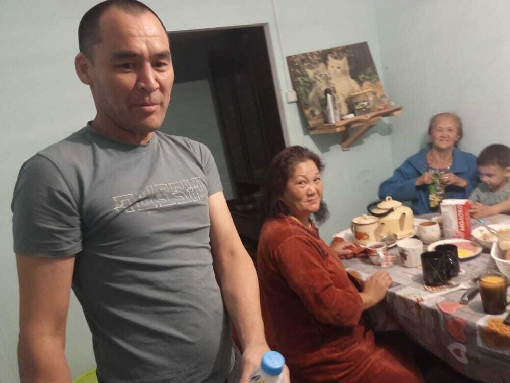  41347518  Rizuan, 44 ,    