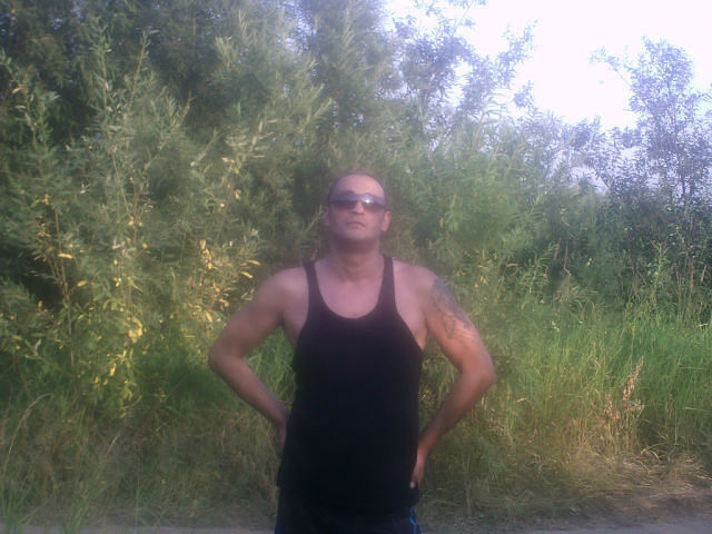  4074708  Garik, 47 ,    