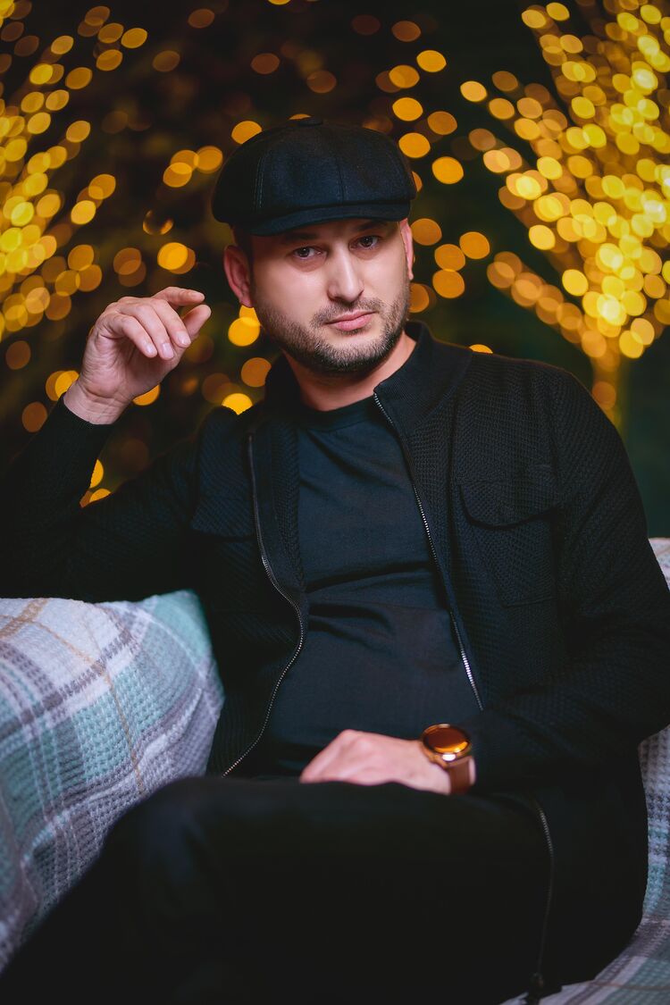  54748068  Maxim, 33 ,    